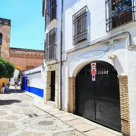 Alcazar San Basilio Apartment *